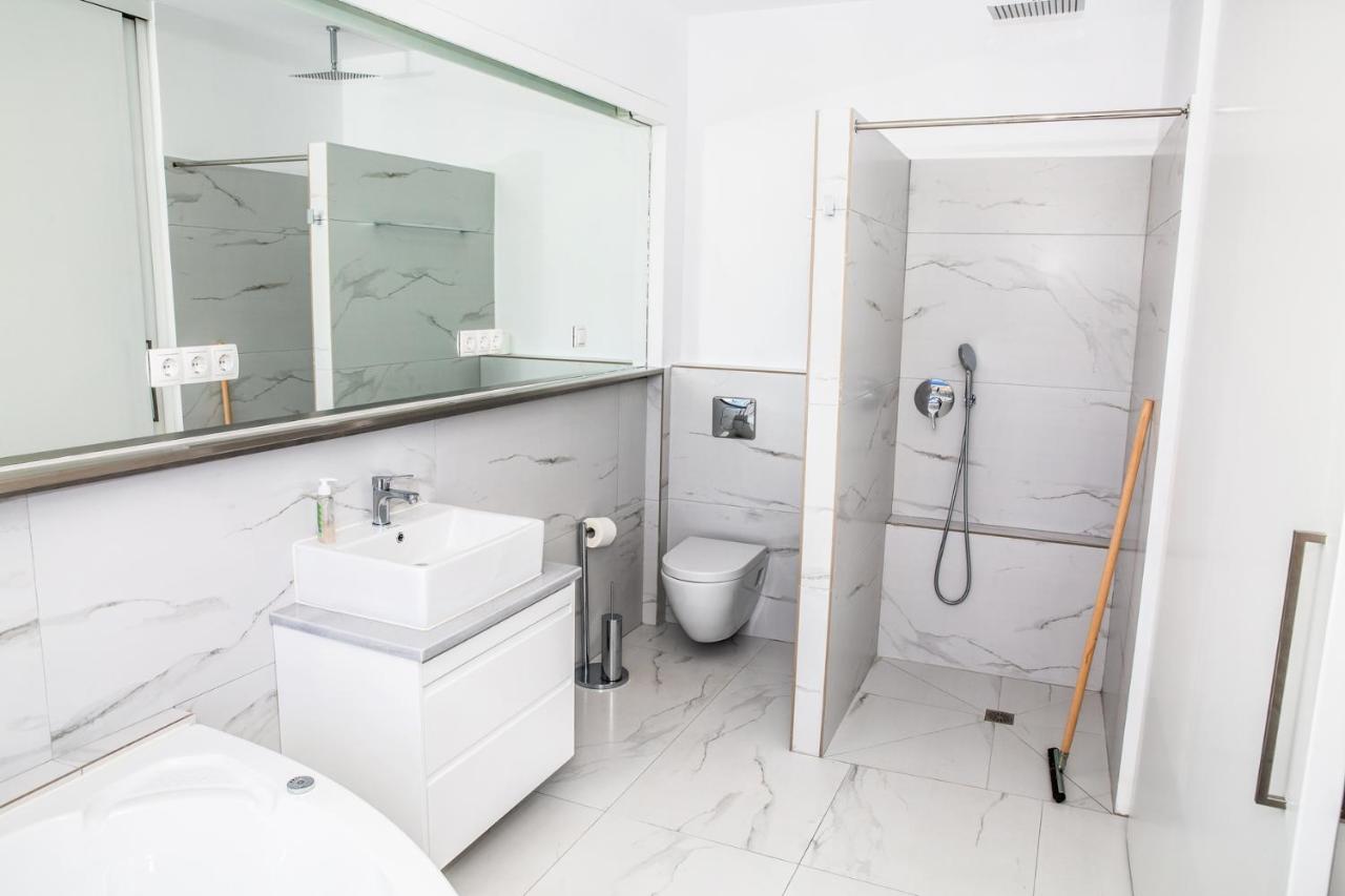 Komfort City Apartment "Elias" Mit Meerblick In Lavrio Exterior photo
